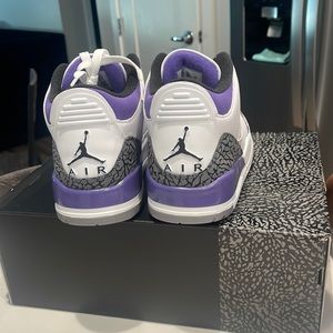 Air Jordan 3s size 11.5